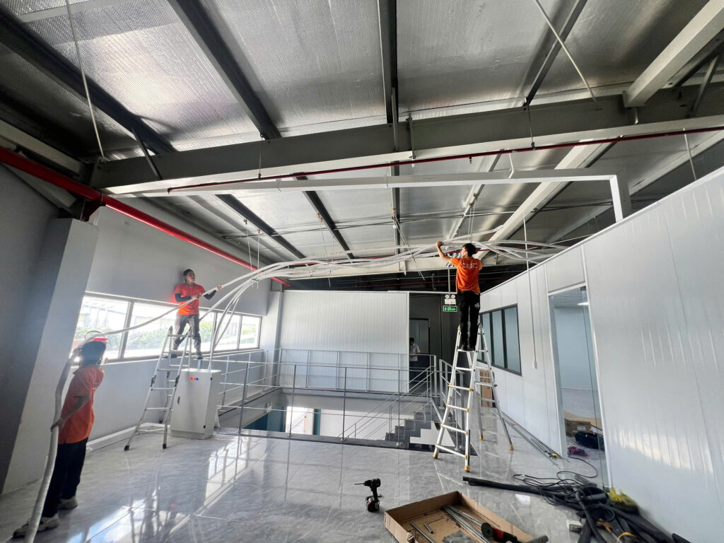 hình thi công lắp đặt máy lạnh