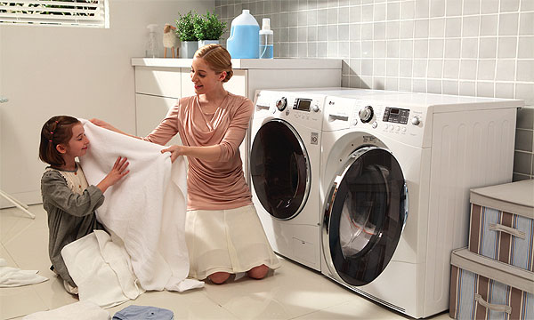 Vệ sinh máy sấy quần áo bơm nhiệt dễ dàng
